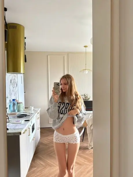 dokap48086 (18) female from US - sexting partner