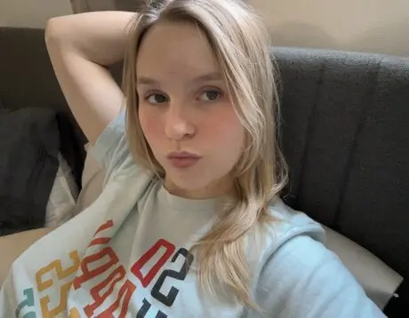 dopita (18) female from CA - sexting partner