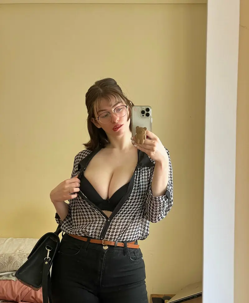 dtdyw (18) female from US - sexting partner