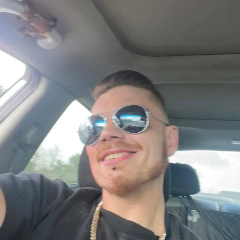 dylanpwright3 (27) male from US - sexting partner