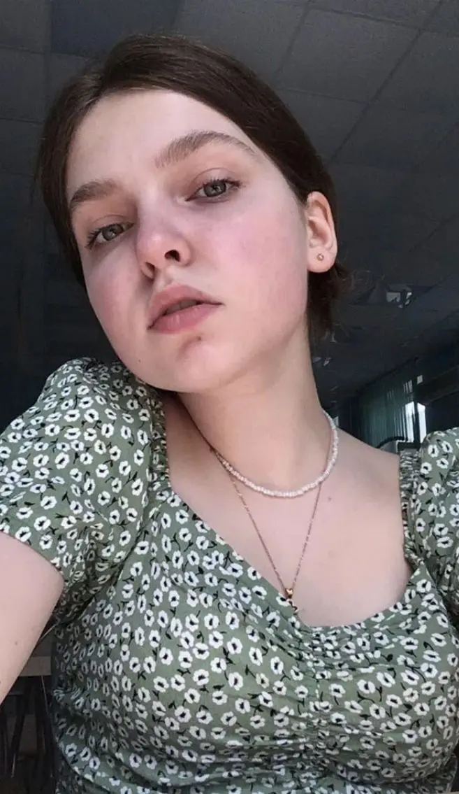 dywyqa (18) female from GB - sexting partner