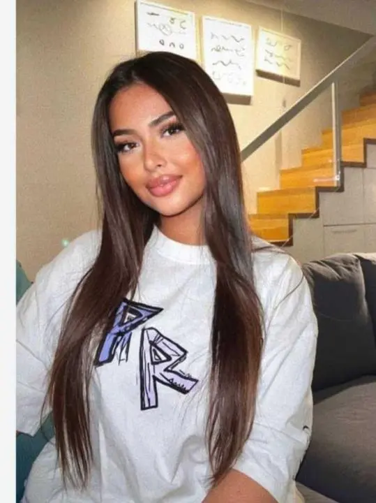 ebentug (24) female from CH - sexting partner