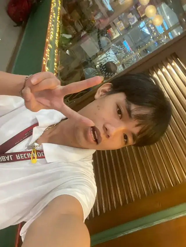 eddielloren2 (18) male from PH - sexting partner