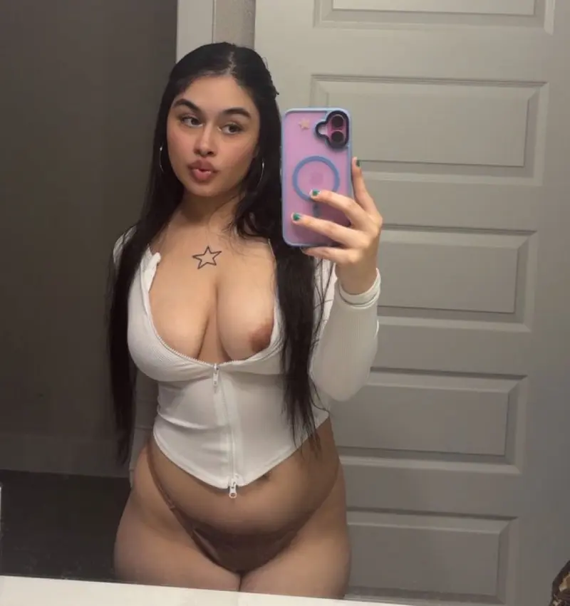 egglegape624 (19) female from US - sexting partner