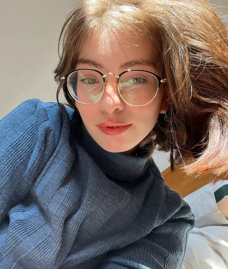 ehhazca (21) female from US - sexting partner