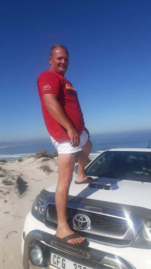 ektweede (18) male from US - sexting partner