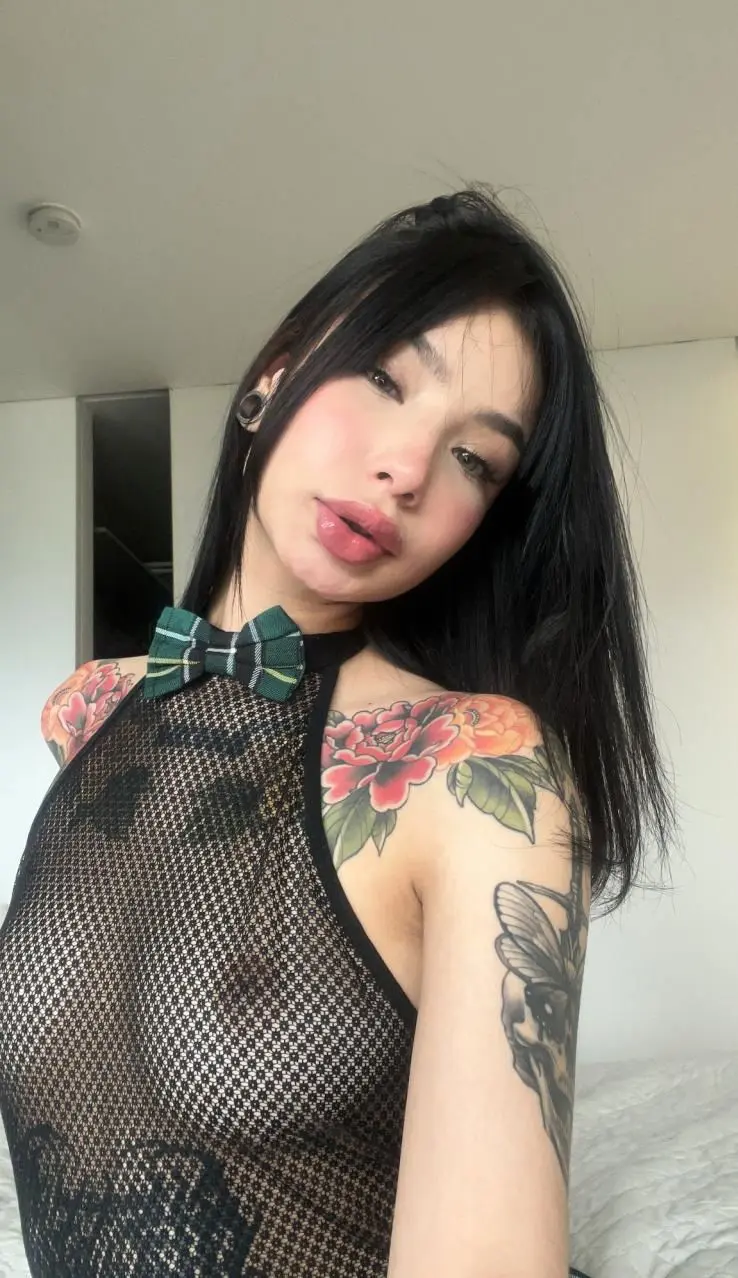 elenakshl978 (24) female from DE - sexting partner