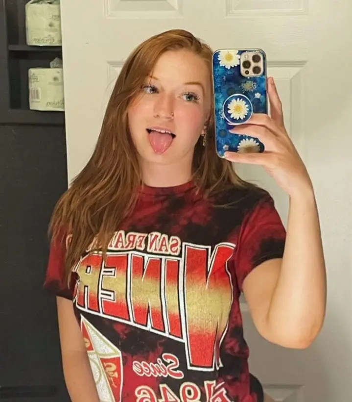 ella--1819 (18) female from CA - sexting partner