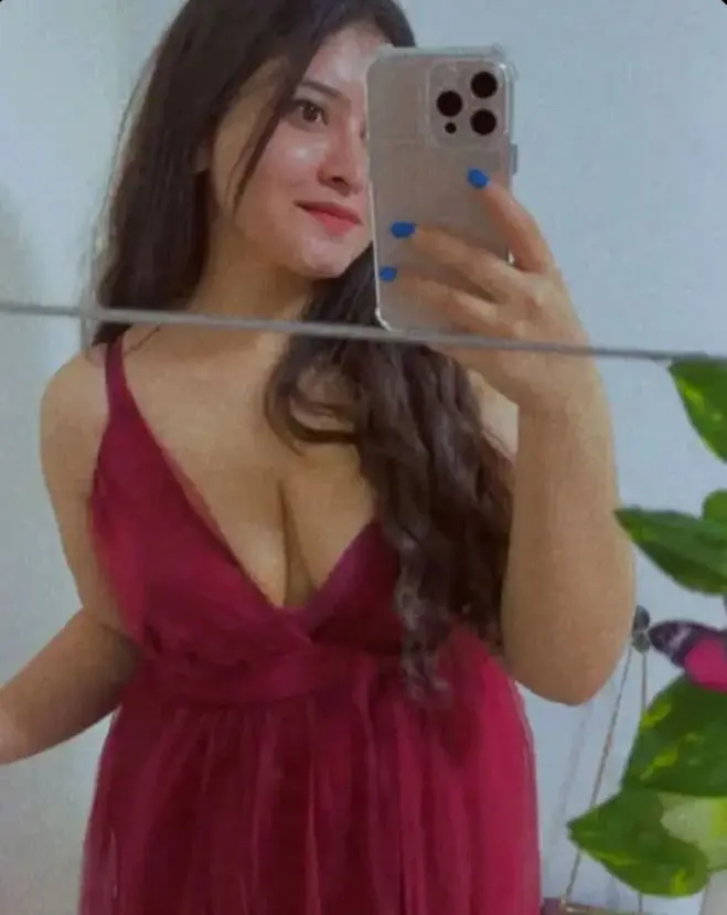 emhjkj (18) female from GB - sexting partner