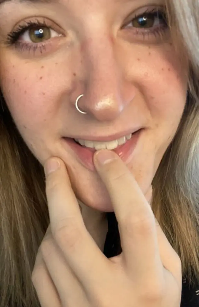 emilydorcas4312 (18) female from US - sexting partner