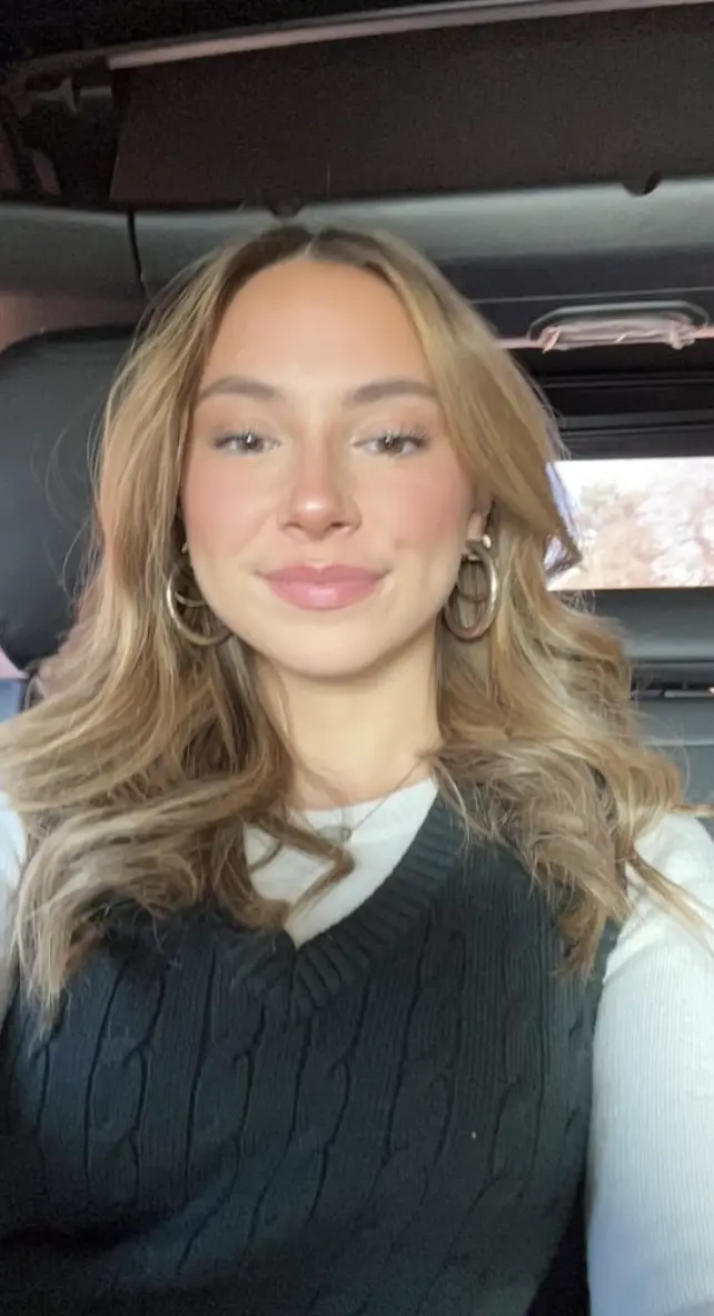 emma06 (18) female from FR - sexting partner