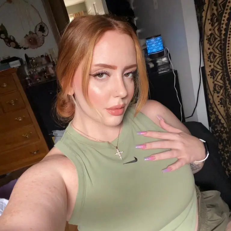 ericacharlotte (18) female from US - sexting partner