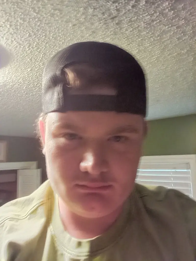 ethanhoneycutt731 (18) male from US - sexting partner