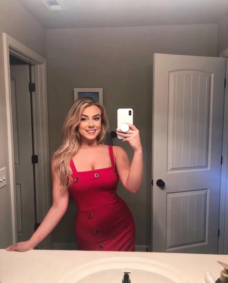 facimel (18) female from US - sexting partner