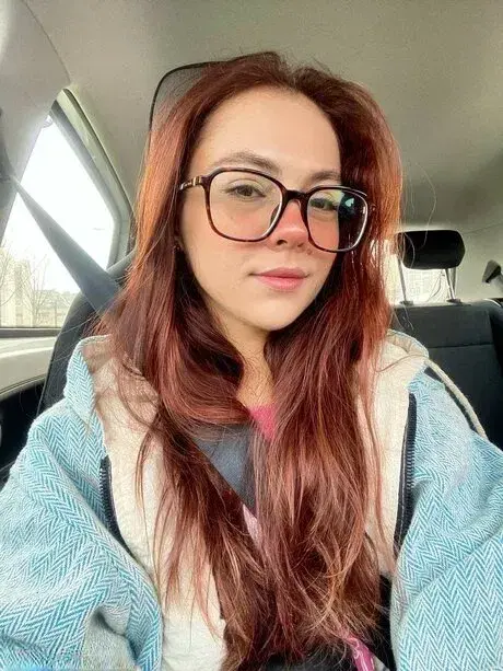 faheyah420 (18) female from GB - sexting partner