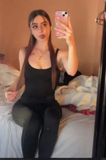 fakupofe (25) female from GB - sexting partner