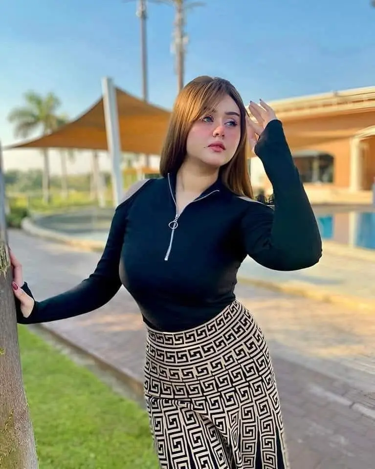 fanopklj (18) female from CA - sexting partner