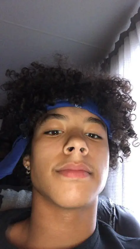 faradayhans0 (18) male from ZW - sexting partner