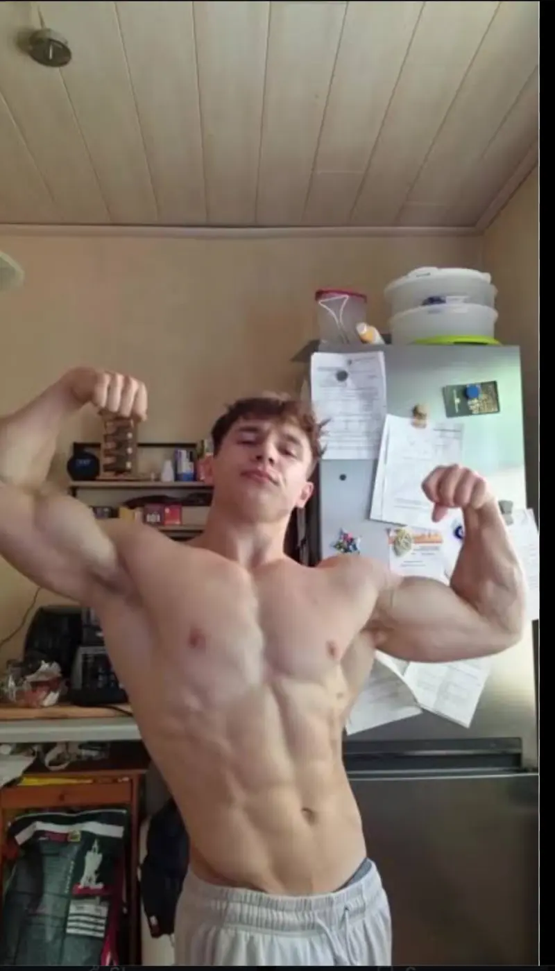 fareedhussein123 (21) male from EG - sexting partner