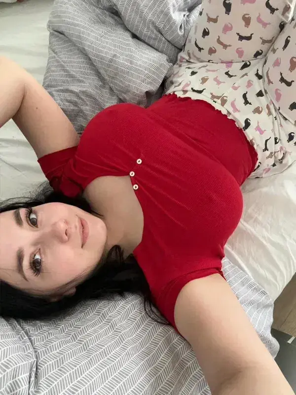 fedeye3983 (22) female from US - sexting partner