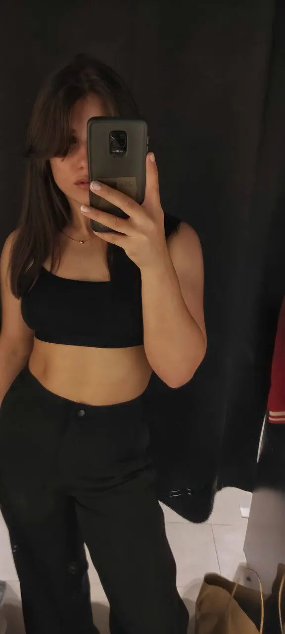 fefetat180 (18) female from GB - sexting partner