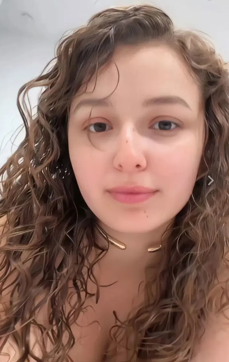 fefumebu (22) female from US - sexting partner