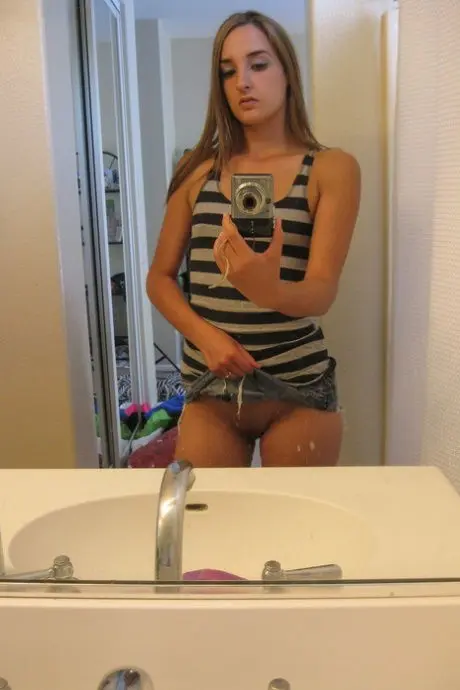 fegabix700 (18) female from GB - sexting partner