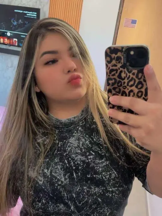 fejac44308 (18) female from US - sexting partner