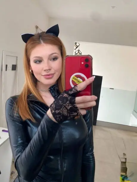 fejir97314 (18) female from GB - sexting partner