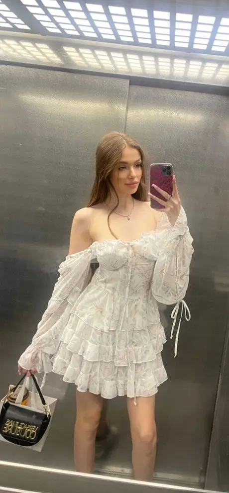 femijiv254 (22) female from IS - sexting partner