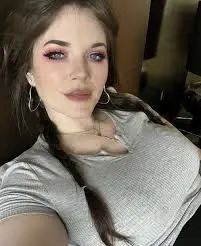 femociw181 (18) female from US - sexting partner