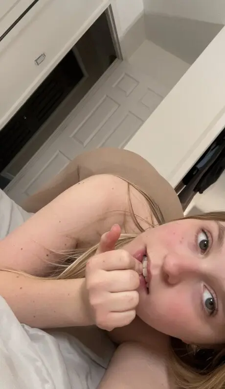 fenil27359 (21) female from AT - sexting partner