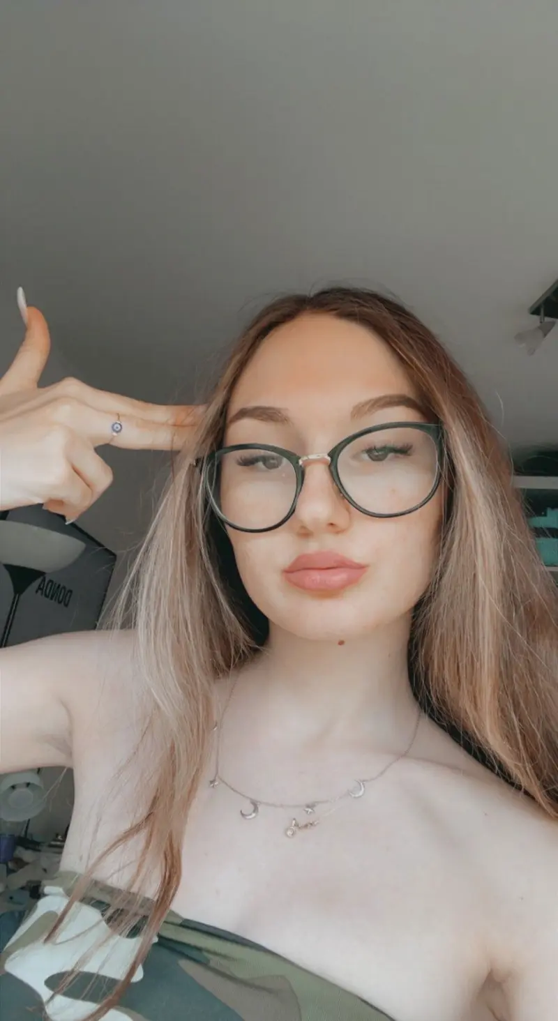 ffffffffff (20) female from CV - sexting partner