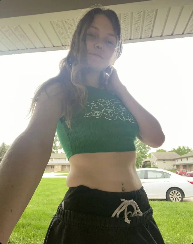 fibolem (18) female from GB - sexting partner