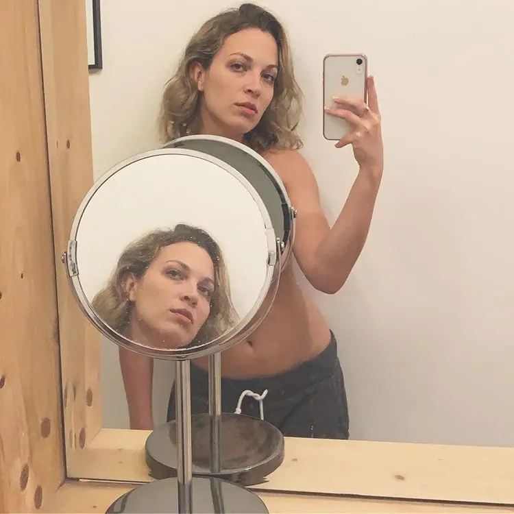 ficisap383 (18) female from US - sexting partner