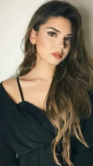 fifexe2242 (23) female from US - sexting partner