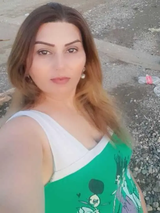 fihemuni (18) female from AU - sexting partner