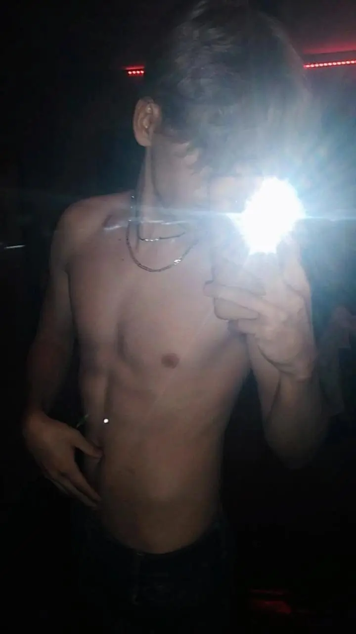 fipdi4436 (18) male from AT - sexting partner