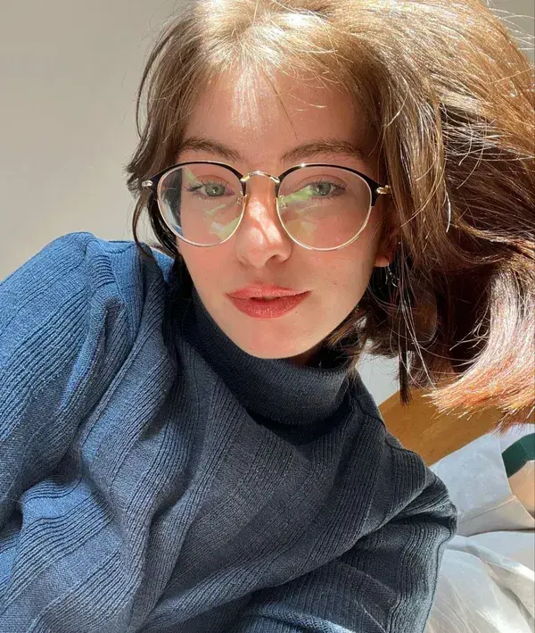 firog36652 (18) female from US - sexting partner