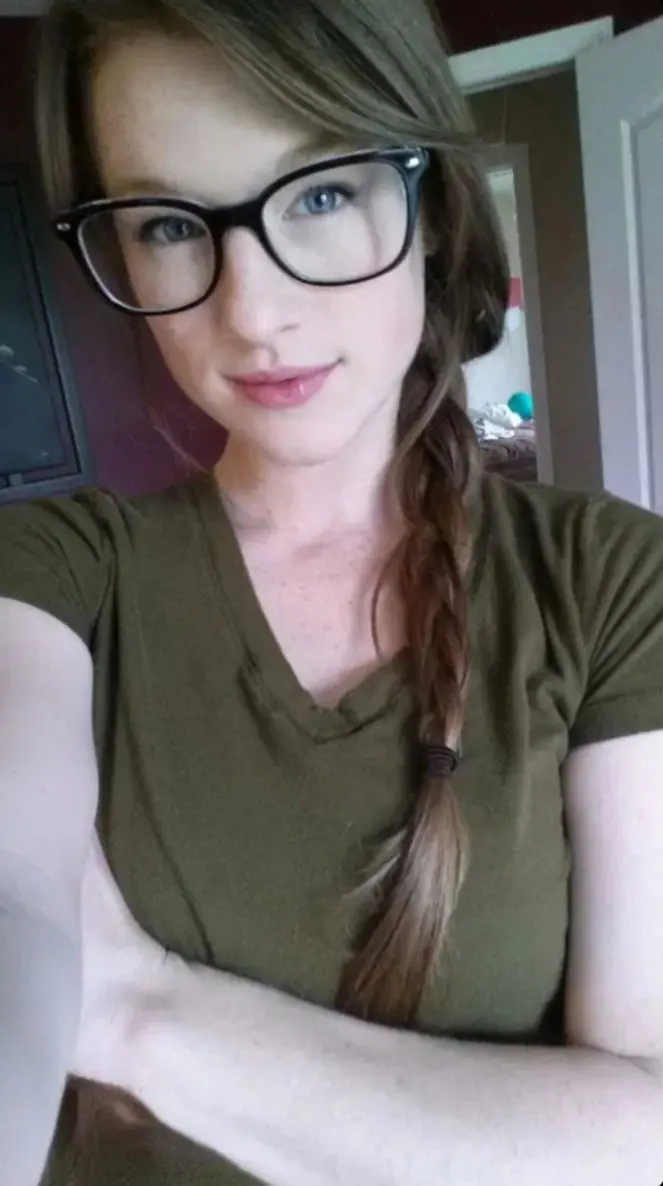fkomhs (21) female from US - sexting partner