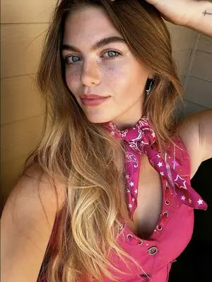 fobak74233 (18) female from DK - sexting partner