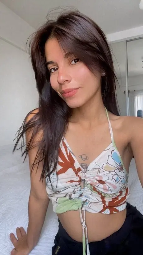 fobina9942 (18) female from SZ - sexting partner