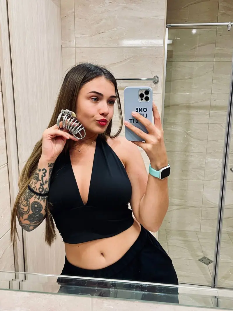 focagi1820 (22) female from US - sexting partner