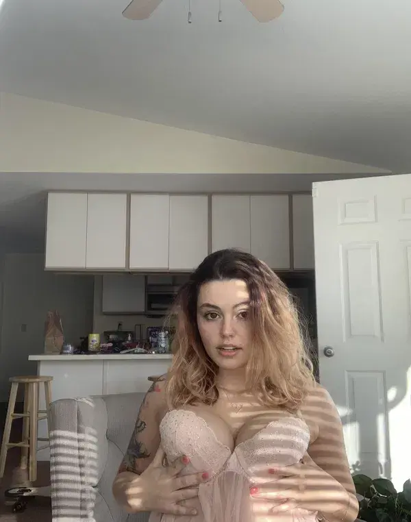 fodavas469 (25) female from US - sexting partner