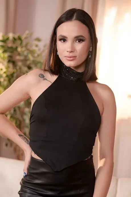 fofasoj886 (18) female from SZ - sexting partner