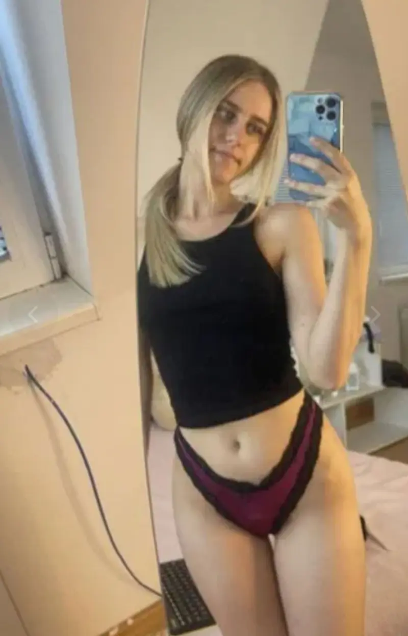 folahin (22) female from GB - sexting partner