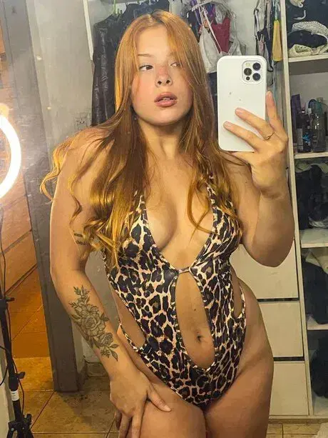 fomavi3200 (18) female from GB - sexting partner