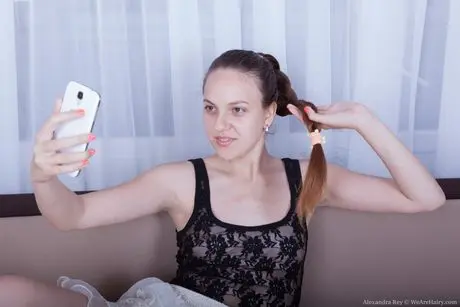 fotajeh941 (18) female from GB - sexting partner