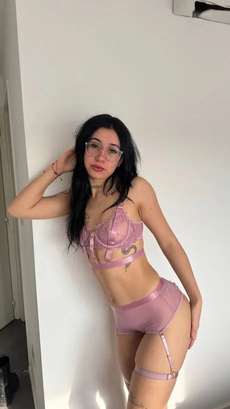 fowoye2348 (18) female from GB - sexting partner