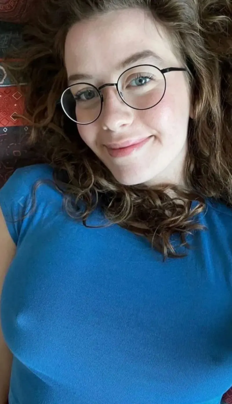 fsulivity (23) female from US - sexting partner